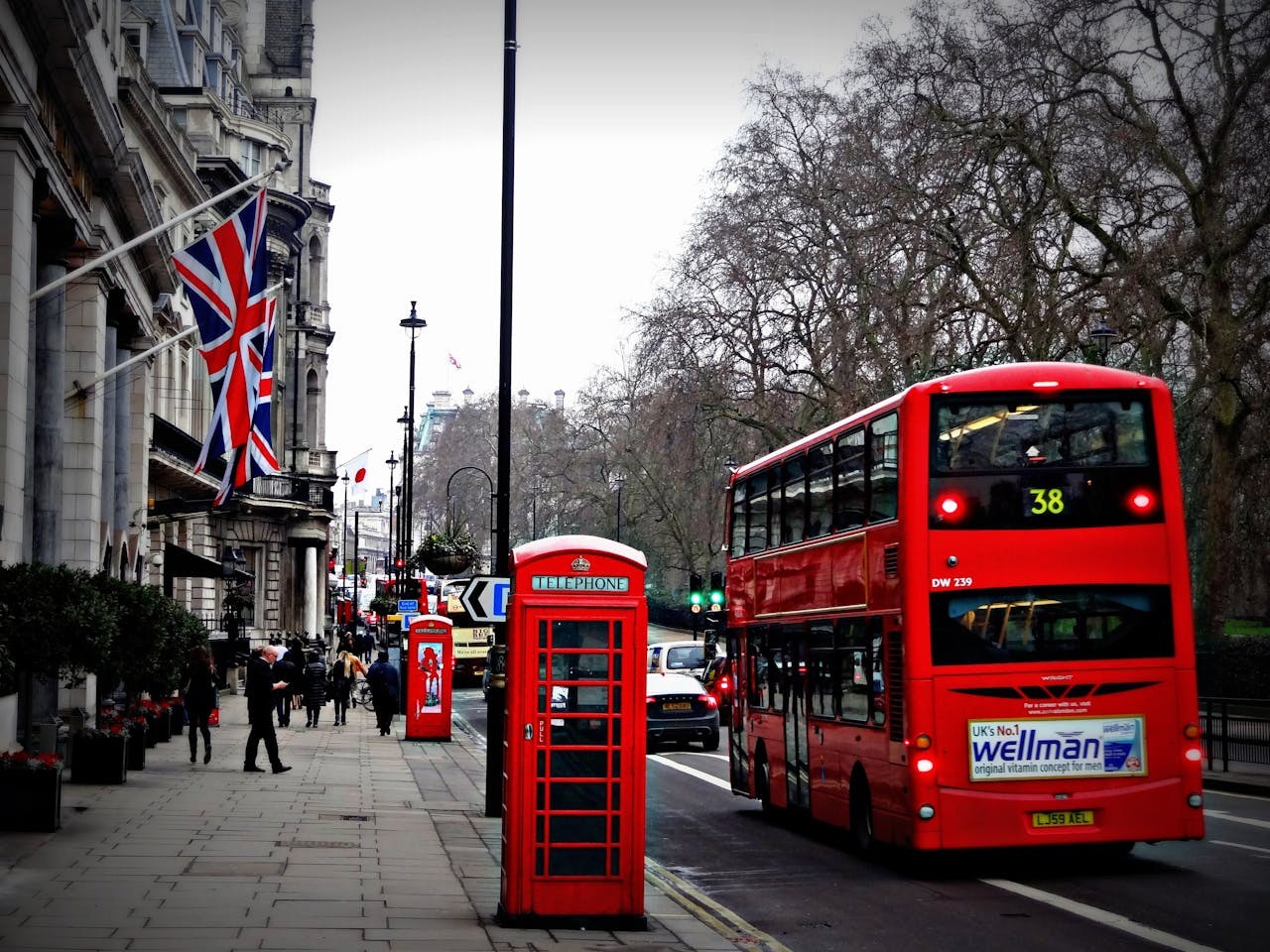 london-street-phone-cabin-163037-163037.jpg